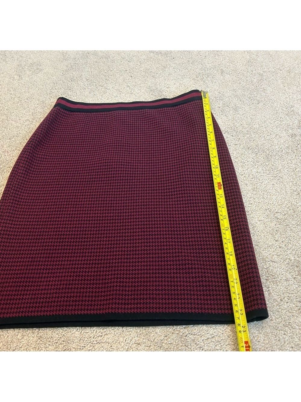KARL Lagerfeld red Burgundy black geometric print knit pencil skirt Sz M NWT - Picture 8 of 11